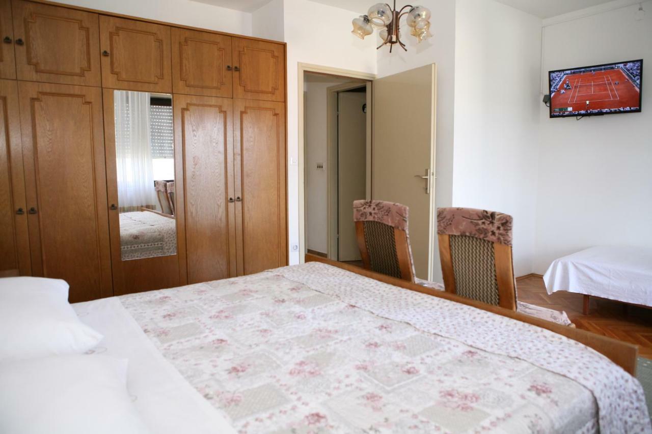 Rooms&Apartments Kurtović Donji Seget Exterior foto