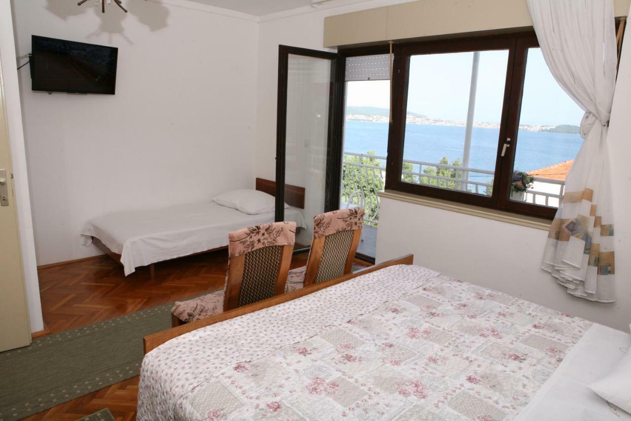Rooms&Apartments Kurtović Donji Seget Exterior foto