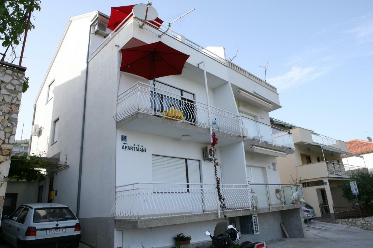 Rooms&Apartments Kurtović Donji Seget Exterior foto