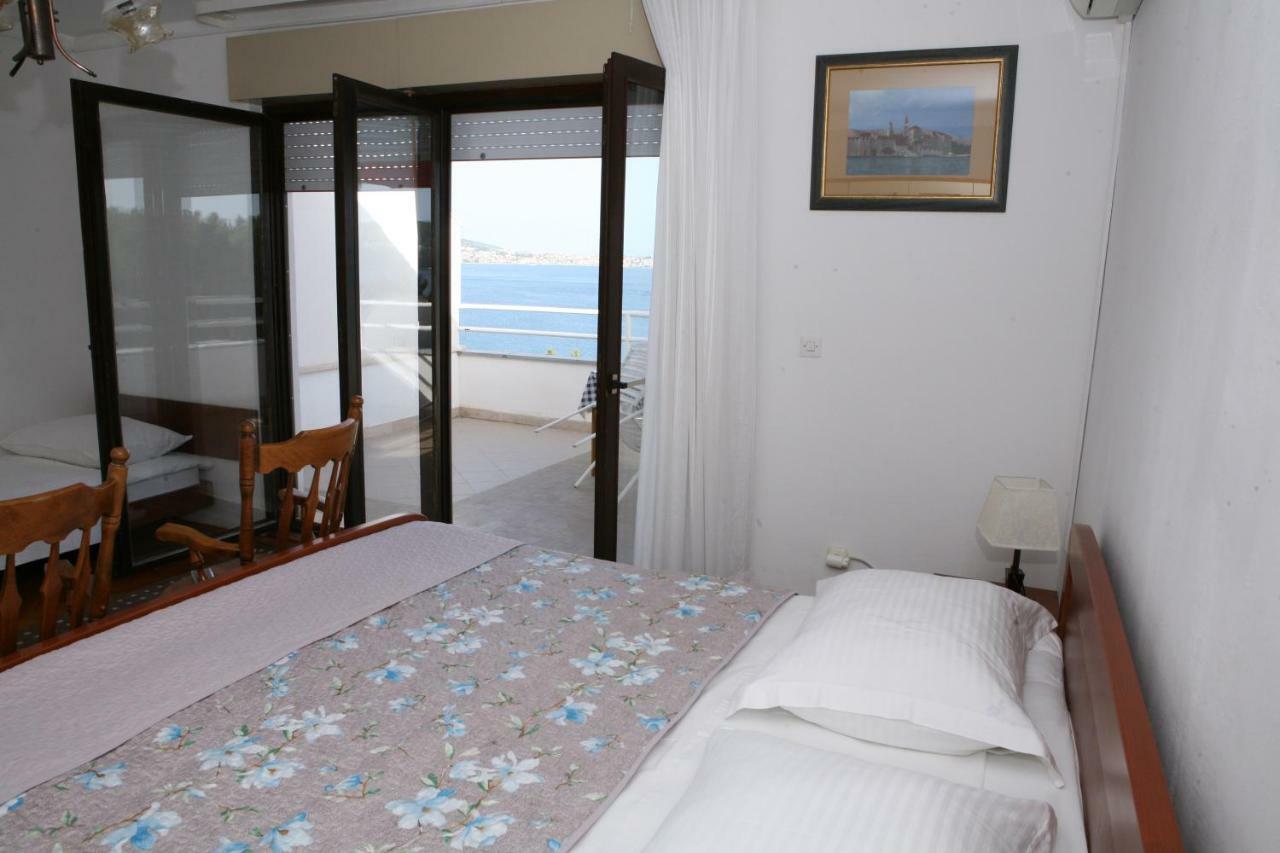 Rooms&Apartments Kurtović Donji Seget Exterior foto